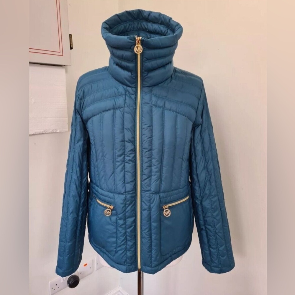 Michael kors puff jacket used really great condition